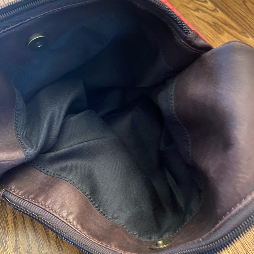 Boulder Ridge Leather Purse - Picture 5 of 11